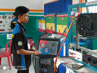 Praktik Perawatan AC Mobil